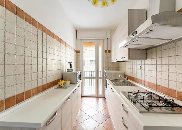 Casa Vacanze Alessio Tatil Evi *
